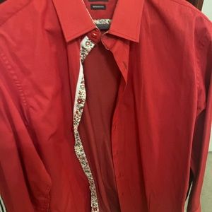 Beautiful Italian, dress shirt, maroon, in color. XL in size, but slim fit🇮🇹